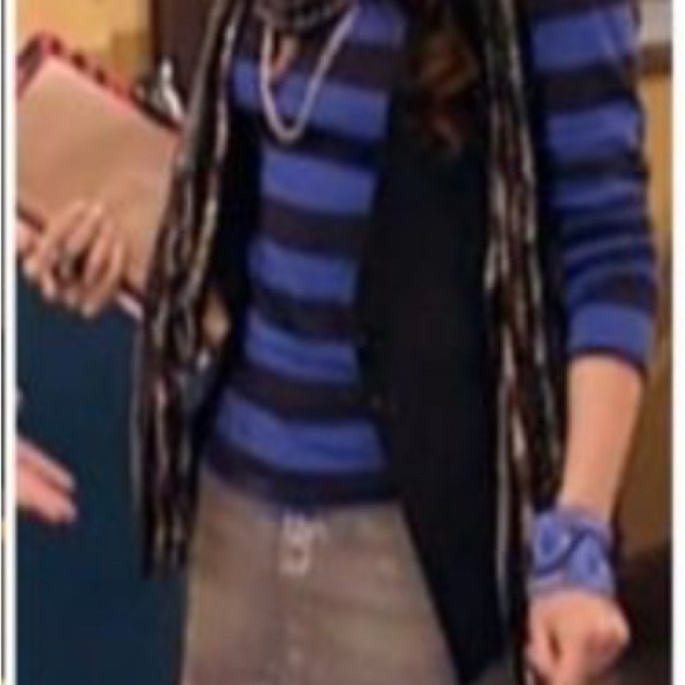Alex Russo INSPIRED blue and grey striped cardigan #stripes #y2k - Picture 3 of 3
